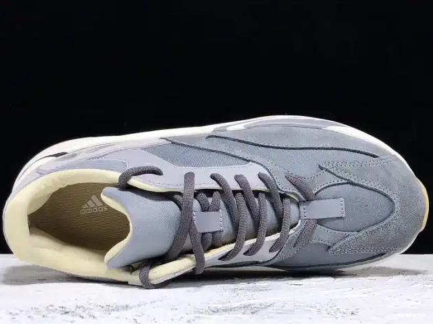 v2 'Magnet' 700 Adidas Boost FV9922 Yeezy 0615